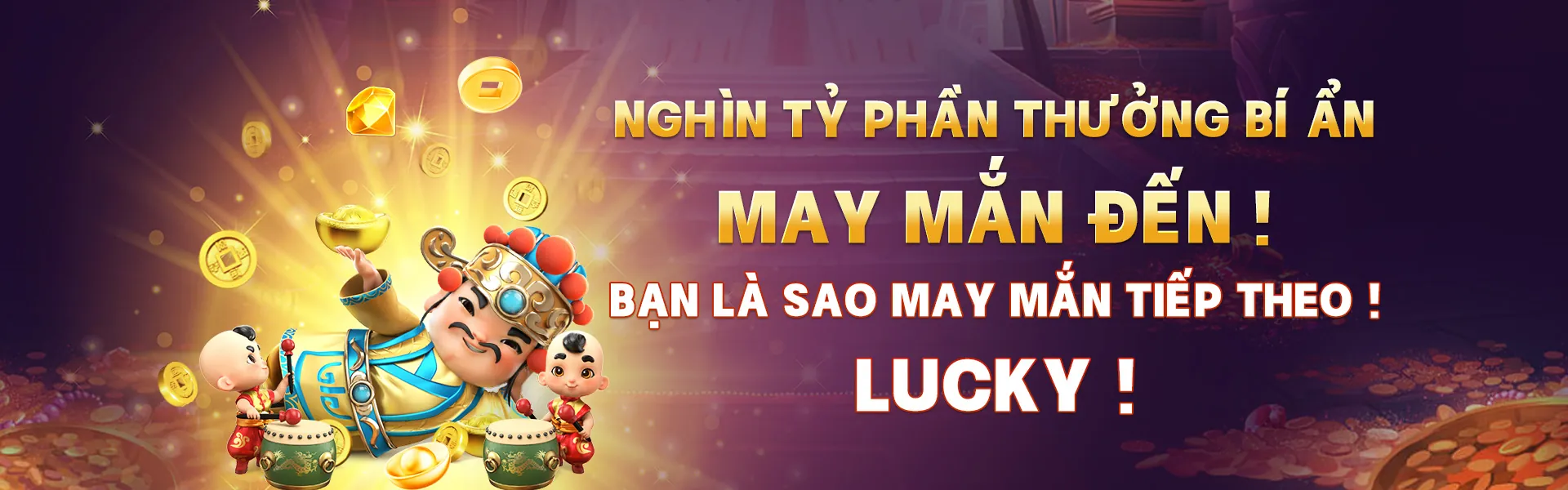 Người chơi đang tập trung vào chiến thuật game bài